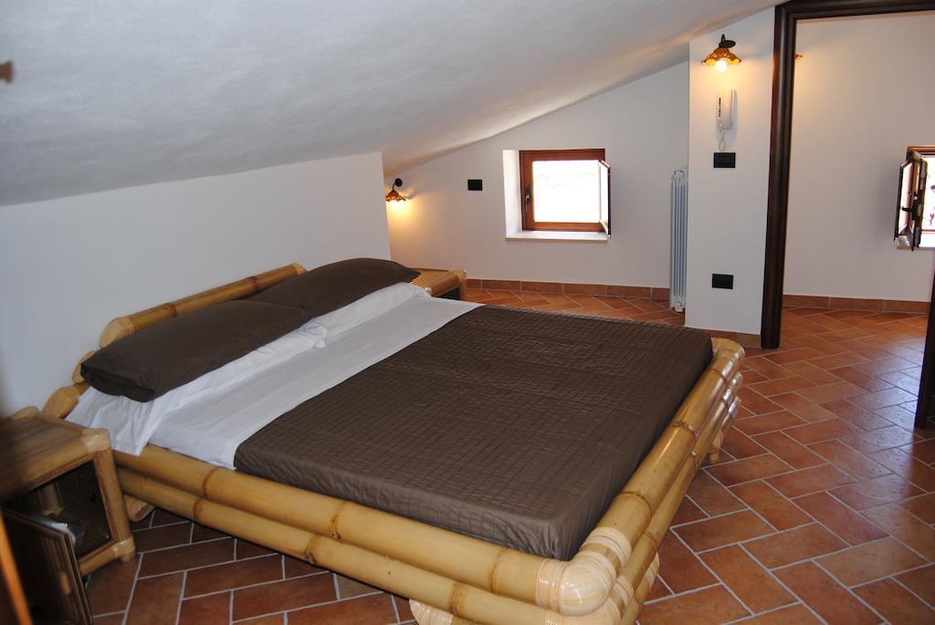 Il Giardino Di Julia B&B Tortora Habitación foto